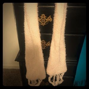 Light pink scarf with tassels